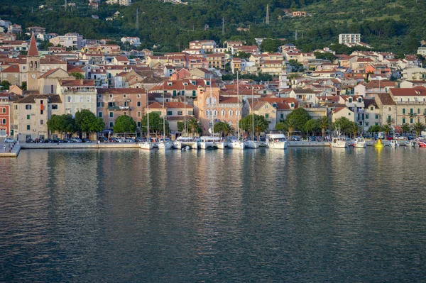Makarska Kroatien Juni Blick Vom Meer Auf Das Stadtzentrum Von — Stockfoto