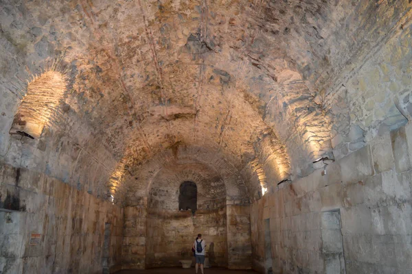 Split Croatia June 디오클레티아누스의 궁전의 2015 그곳에서 촬영된 왕좌의 진열품들 — 스톡 사진