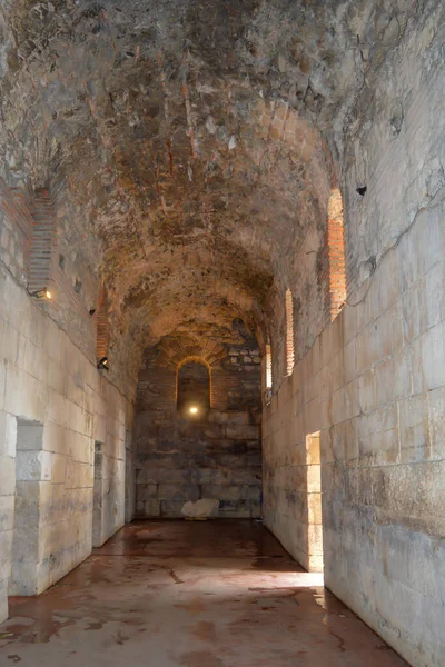 BÖLÜM, CROATIA - 15 HAZİRAN: 15 Haziran 2019 'da Split' te. Game of Thrones 'un bazı bölümleri burada çekildi..