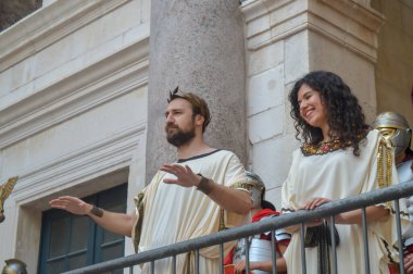 15 Haziran 'da Diocletian' ın sarayında Roma İmparatoru sahnesi. 15 Haziran 2019 'da Split' te.