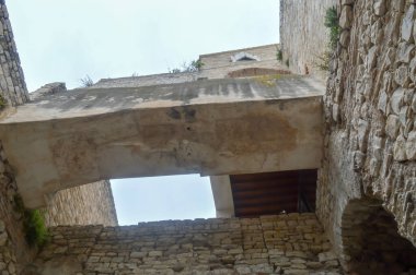 BÖLÜM, CROATIA - 15 Haziran 2019 'da Hırvatistan' ın Split kentindeki Diocletian sarayının mahzenleri. Game of Thrones 'un bazı bölümleri burada çekildi..