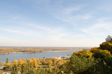 Sonbaharda Dinyeper Nehri manzarası, Kaniv, Ukrayna, Tarasova Tepesi (Chernecha Hora) 