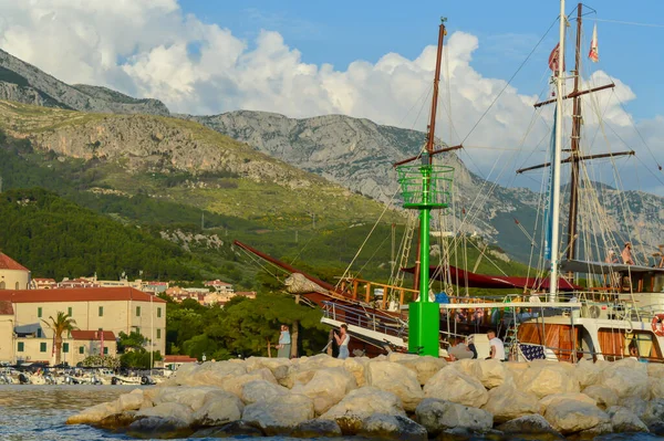 Makarska Croacia Junio Embarcaciones Atracadas Puerto Deportivo Makarska Croacia Junio —  Fotos de Stock