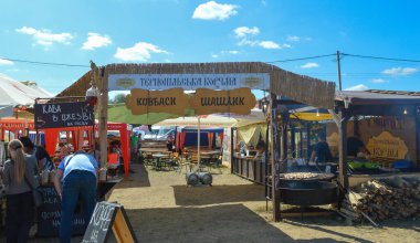 Velyki Sorochintsi, UKRAINE - 25 Ağustos 2017: Ulusal Ukrayna yıllık pazarı 