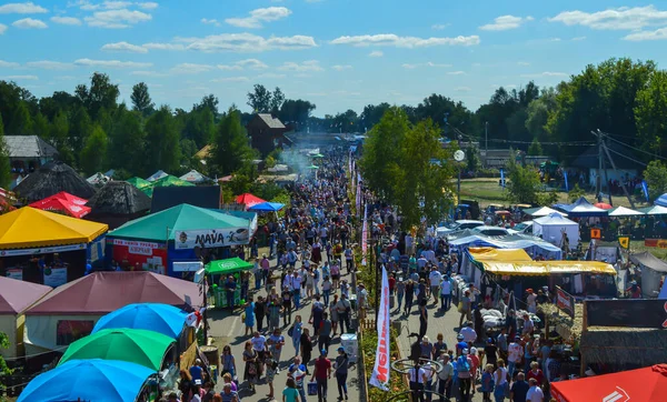 Velyki Sorochintsi Ukraine 2017 People Going National Ukrainian Annual Market — 스톡 사진