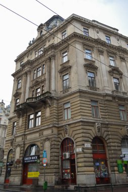 BUDAPEST, HUNGARY - 31 Aralık 2017: Budapeşte 'de Wesselnyi caddesinde yürüyüş.