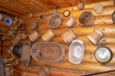 DILOVE, UKRAINE - 22 Ağustos 2018 'de Dilove, Ukrayna' daki 'Koliba' restoranındaki müze.