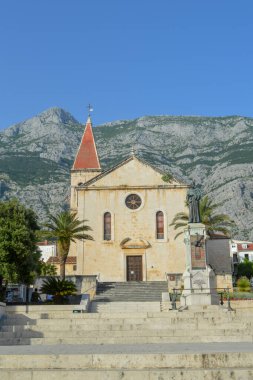 MAKARSKA, CROATIA - 9 Haziran 2019 'da Makarska' daki Saint Marka Katedrali.