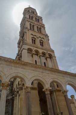 BÖLÜM, CROATIA - 15 Haziran 2019 'da Diocletian' ın Split 'teki sarayı yakınlarındaki Saint Roch Kilisesi.