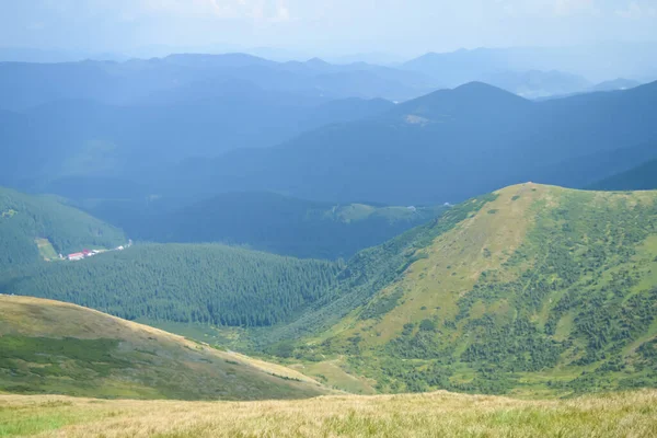 Hoverla カルパティア山脈 ウクライナからのパノラマビュー 水平屋外ショット — ストック写真