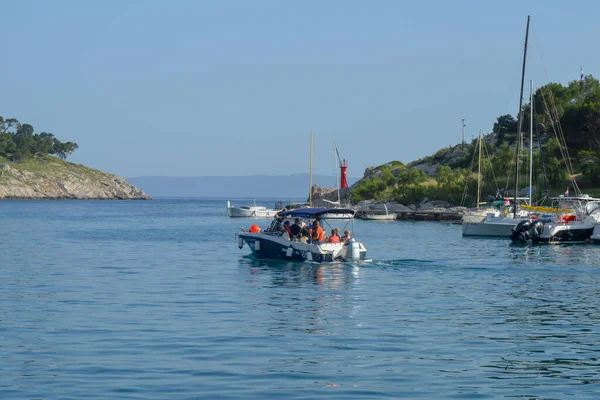 Makarska Chorvatsko Června 2019 Turistické Sdružení Čeká Přístavu Makarské Chorvatsko — Stock fotografie