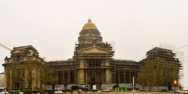 BRÜKSEL, BELGIUM - 30 Aralık 2018: Brüksel, Belçika 'daki Adalet Sarayı. 