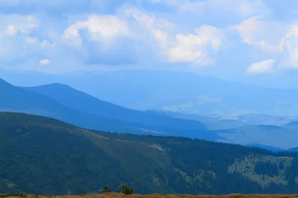 Panoramiczny Widok Hoverla Karpaty Ukraina Strzał Poziomie Zewnątrz — Zdjęcie stockowe