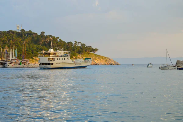 Makarska Croatie Juin Ferry Pour Île Brac Quittant Quai Des — Photo
