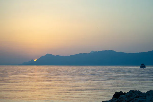 Hırvatistan Makarska Kentinde Adriyatik Denizi Nde Gün Batımı — Stok fotoğraf