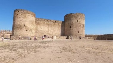BILHOROD-DNISTROVSKYI, UKRAINE - 19 Ağustos 2020: Bilhorod-Dnistrovskyi, Ukrayna 'daki Akkerman kale duvarları.