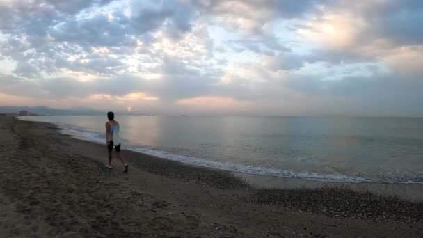 Malaga Spagna Giugno 2023 Gente Riposa Sulla Spiaggia Guadalmar Malaga — Video Stock