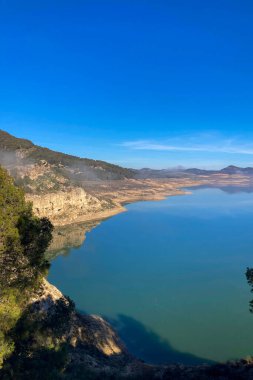 Guadalhorce rezervleri Guadalhorce Nehri 'nin ortasındaki altı rezervuardan oluşan bir gruptur ve İspanya' nın Endülüs kentindeki en büyük iki kolundan biridir.