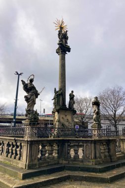 SLOVAKIA, BRATISLAVA - 8 HAZİRAN 2025: 16.yüzyılın sonunda Bratislava 'yı vuran vebanın bitişini anmak için Eski Kasaba yakınlarında kurulan veba Sütunu