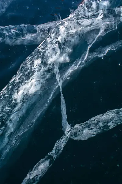 Textura de gelo em lago congelado no Lago Baikal, Rússia — Fotografia de Stock