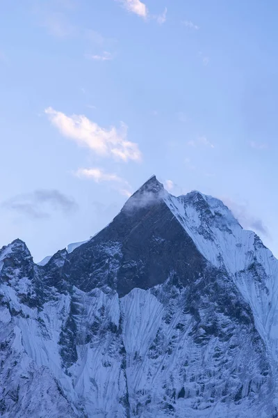 Pico da Montanha da Cauda de Peixe no Himalaia, Nepal — Fotografia de Stock