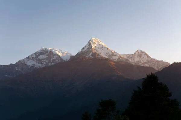 Sabahları Nepal Dağ Sıraları Karlı Dağ Zirveleri Doğa Fotoğrafları — Stok fotoğraf