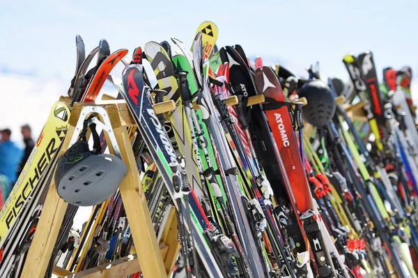 Narty Krippenstein Dachstein Obertraun Salzkammergut Dystrykt Gmunden Górna Austria Austria — Zdjęcie stockowe