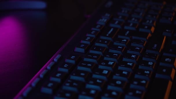 Computer Toetsenbord Neon Licht — Stockvideo