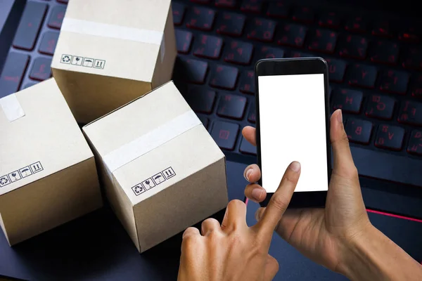Ręka Trzyma Ekran Smartfona Biały Makieta Zakupy Online Koncepcja Commerce — Zdjęcie stockowe