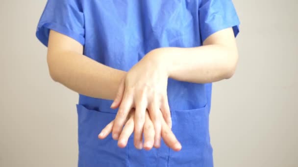 Executando Higiene Das Mãos Terno Médico Azul Detalhe Mão — Vídeo de Stock