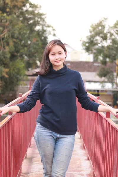 Retrato Una Hermosa Joven —  Fotos de Stock