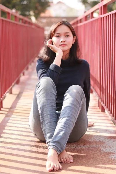 Retrato Una Hermosa Joven —  Fotos de Stock