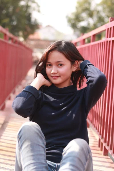 Retrato Una Hermosa Joven — Foto de Stock