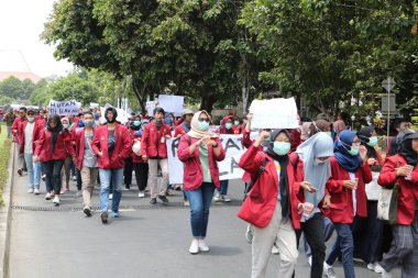 23 Eylül 2019, Gejayan, Endonezya: Gejayan Çağrısı (Endonezyaca: Gejayan Memanggil) barış gösterisine Yogyakarta 'daki çeşitli kampüslerden öğrenciler katıldı..