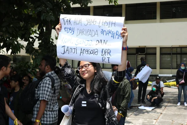 2019 인도네시아의 게야얀 인도네시아어 Gejayan Memanggil 시위에는 자카르타의 캠퍼스 학생들이 — 스톡 사진