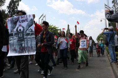 23 Eylül 2019, Gejayan, Endonezya: Gejayan Çağrısı (Endonezyaca: Gejayan Memanggil) barış gösterisine Yogyakarta 'daki çeşitli kampüslerden öğrenciler katıldı..