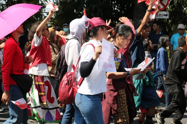 2019 인도네시아의 게야얀 인도네시아어 Gejayan Memanggil 시위에는 자카르타의 캠퍼스 학생들이 — 스톡 사진