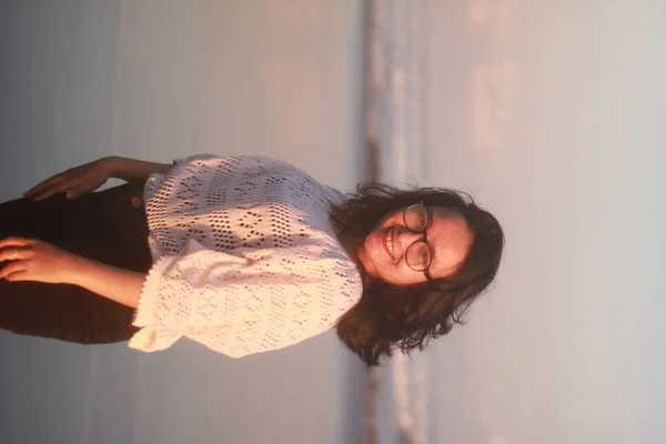 해변에 아름다운 여자의 — 스톡 사진