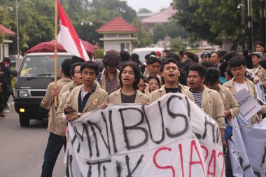 09 Mart 2020, Sleman, Endonezya: Gejayan Çağrı Hareketi (Endonezyaca: Gejayan Memanggil) Yogyakarta 'daki çeşitli kampüslerden öğrenciler tarafından organize edildi..