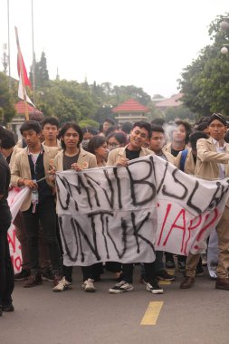 09 Mart 2020, Sleman, Endonezya: Gejayan Çağrı Hareketi (Endonezyaca: Gejayan Memanggil) Yogyakarta 'daki çeşitli kampüslerden öğrenciler tarafından organize edildi..