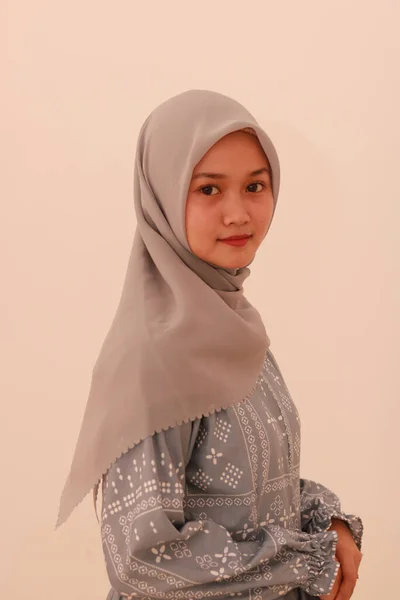 Retrato Moda Joven Hermosa Mujer Musulmana Asiática Con Hijab —  Fotos de Stock