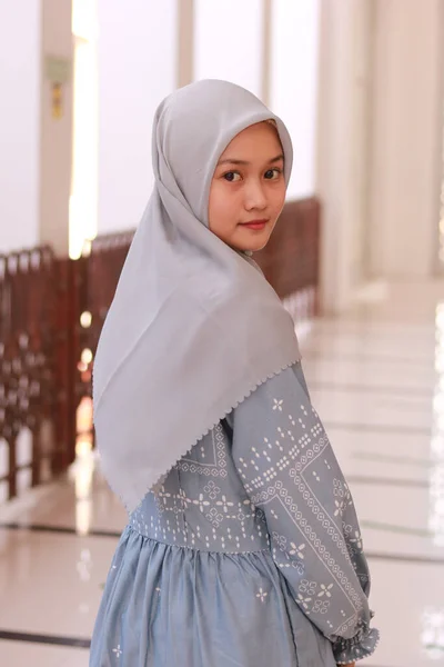 Ritratto Moda Giovane Bella Donna Musulmana Asiatica Con Indosso Hijab — Foto Stock