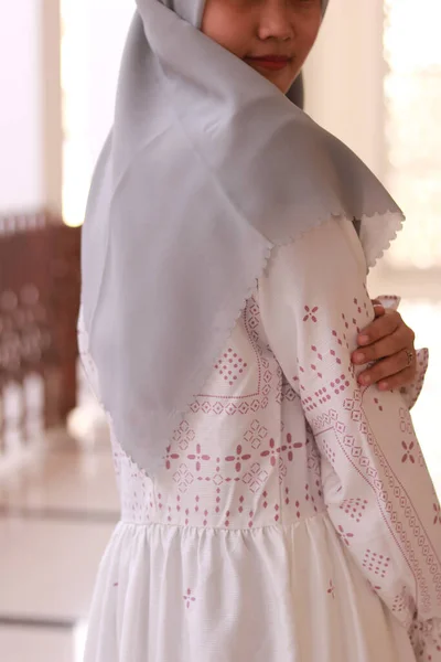Módní Portrét Mladé Krásné Asijské Muslim Žena Nošením Hidžáb — Stock fotografie