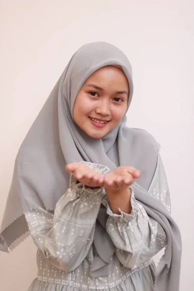 Gambar Fashion Dari Wanita Muda Muslim Asia Yang Cantik Dengan — Stok Foto