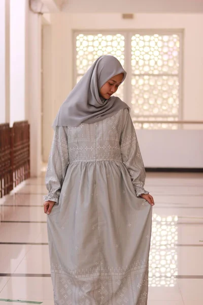 Retrato Moda Jovem Bela Mulher Muçulmana Asiática Com Vestindo Hijab — Fotografia de Stock