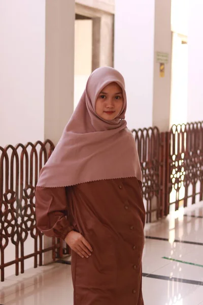 Gambar Fashion Dari Wanita Muda Muslim Asia Yang Cantik Dengan — Stok Foto