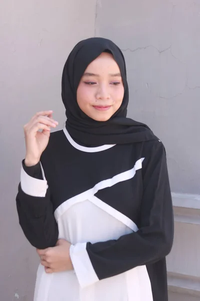 Ritratto Moda Giovane Bella Donna Musulmana Asiatica Con Indosso Hijab — Foto Stock