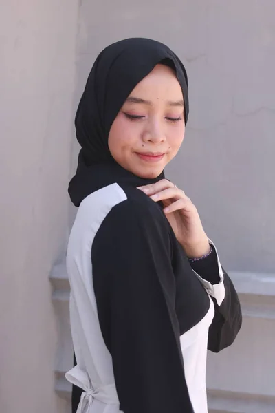 Gambar Fashion Dari Wanita Muda Muslim Asia Yang Cantik Dengan — Stok Foto