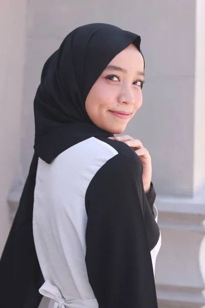 Gambar Fashion Dari Wanita Muda Muslim Asia Yang Cantik Dengan — Stok Foto