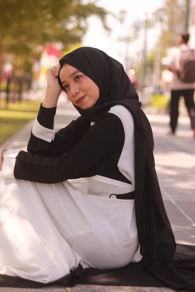 Fashion Portret Van Jonge Mooie Aziatische Moslim Vrouw Met Het — Stockfoto